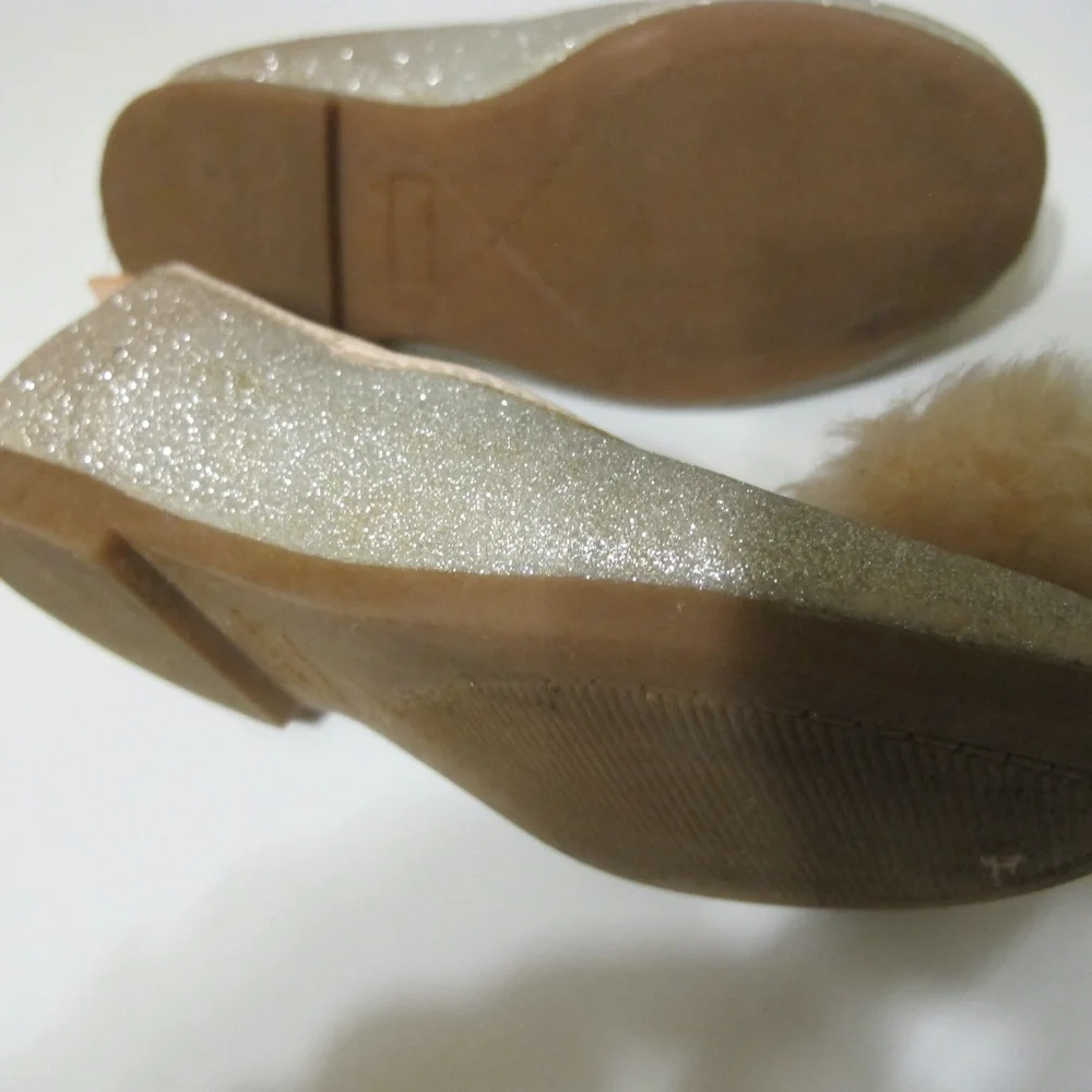 Girls Osh Kosh B'Gosh Toddler Shoes Ballet Flats Easy Slip on Pom Pom Size 7 GUC - Picture 5 of 5